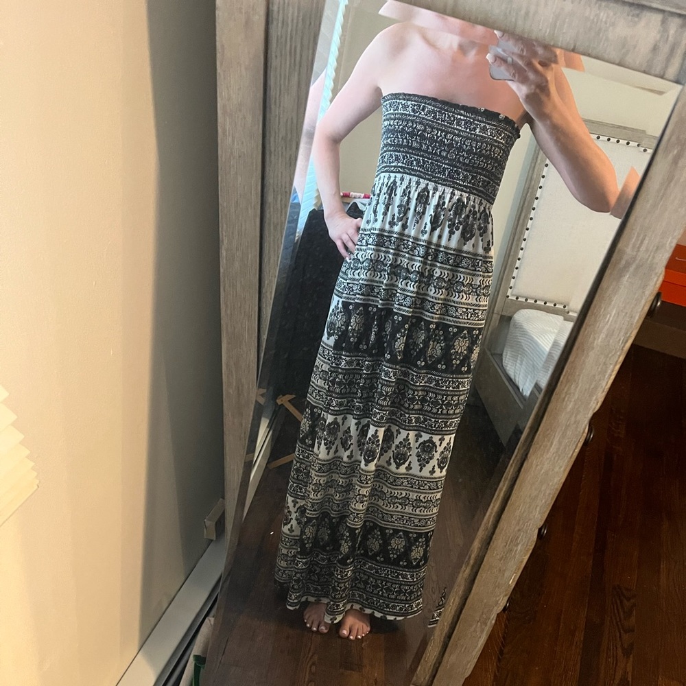Printed light weight maxi strapless dress